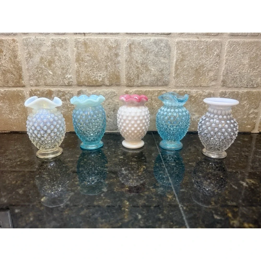 VTG LOT of 5 FENTON USA Hobnail Art Glass Flower Bud Vase Blue Peach White‎